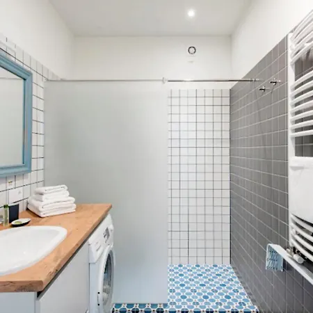 Castle 1 Bd Old Town By Hostlovers Apartment
