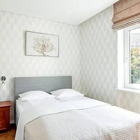 Castle 1 Bd Old Town By Hostlovers *