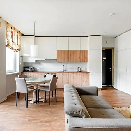 Castle 1 Bd Old Town By Hostlovers Apartment