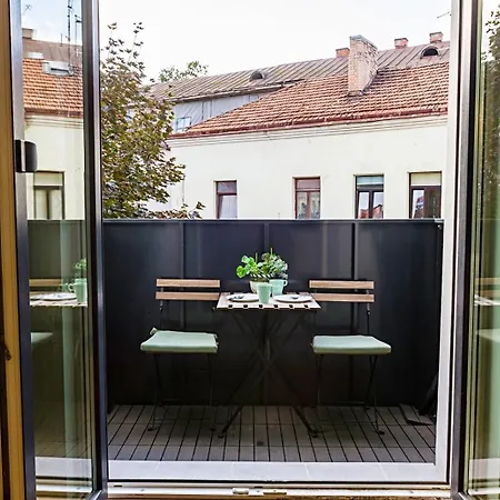 Apartment Castle 1 Bd Old Town By Hostlovers